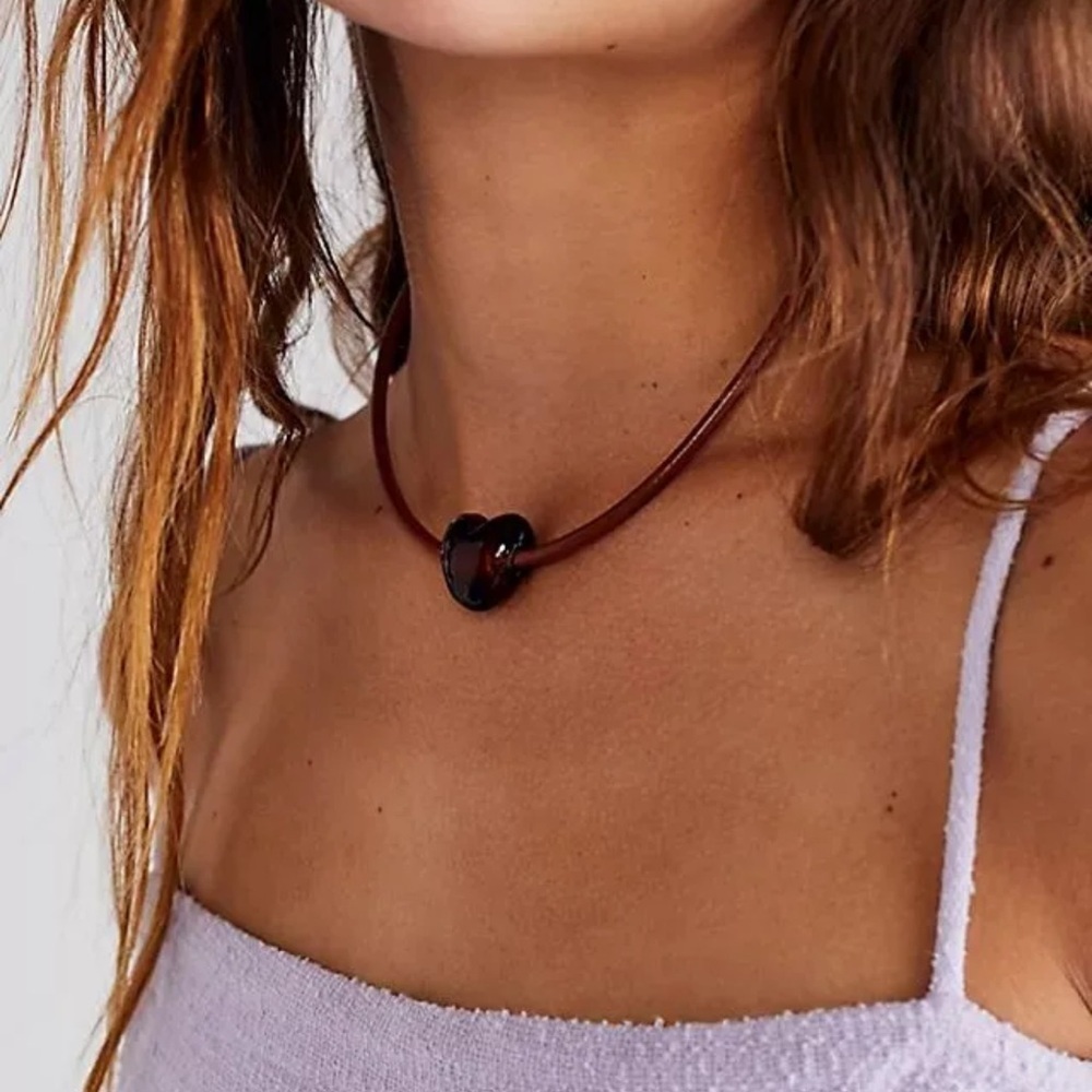 FREE PEOPLE Under The Sea Collar Necklace (Amber Heart)